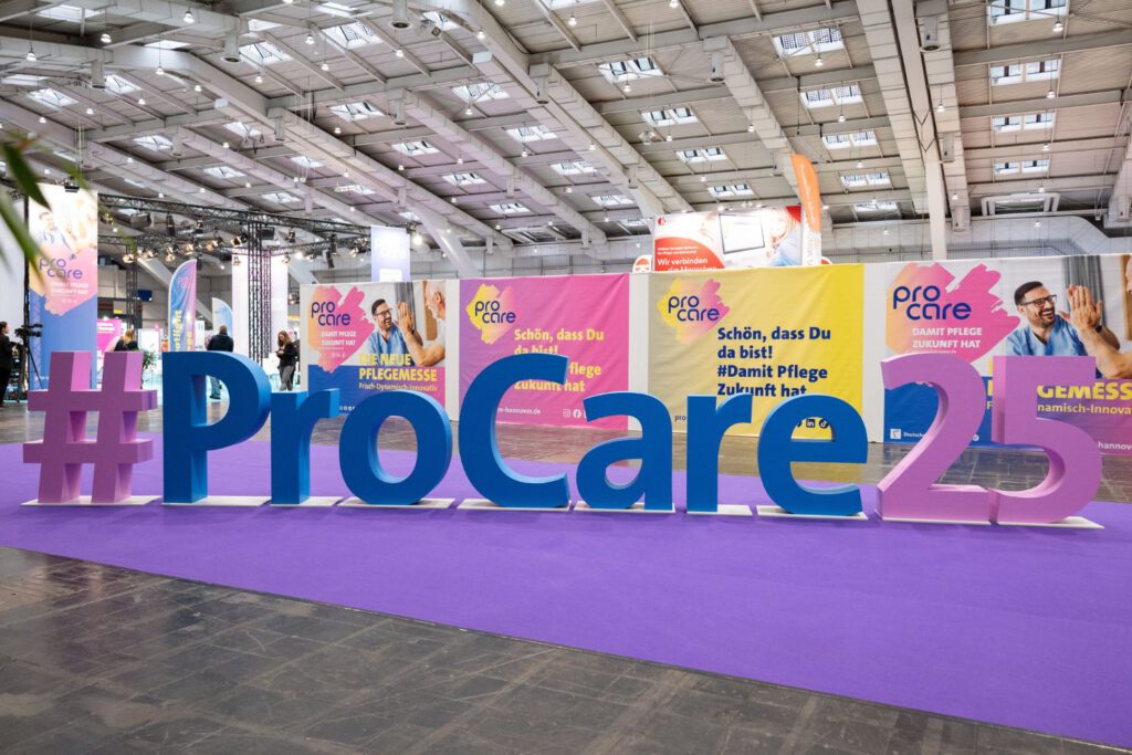 3D Schriftzug "#ProCare25" für Messe